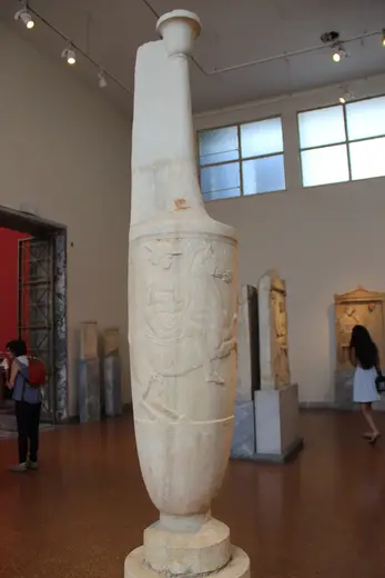Detalle de superficie: Ancient Greece Marble Funerary Vase (28387020062)