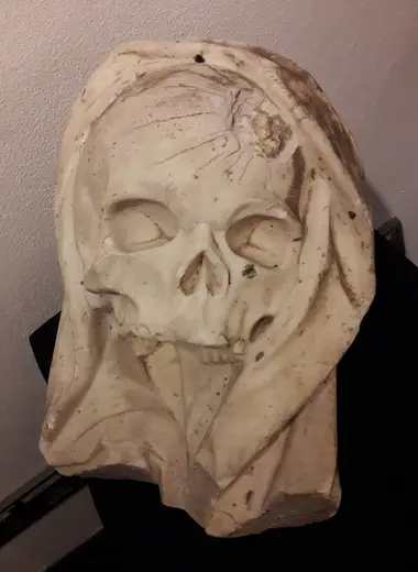 Detalle de superficie: Gisleni Marble skull 03