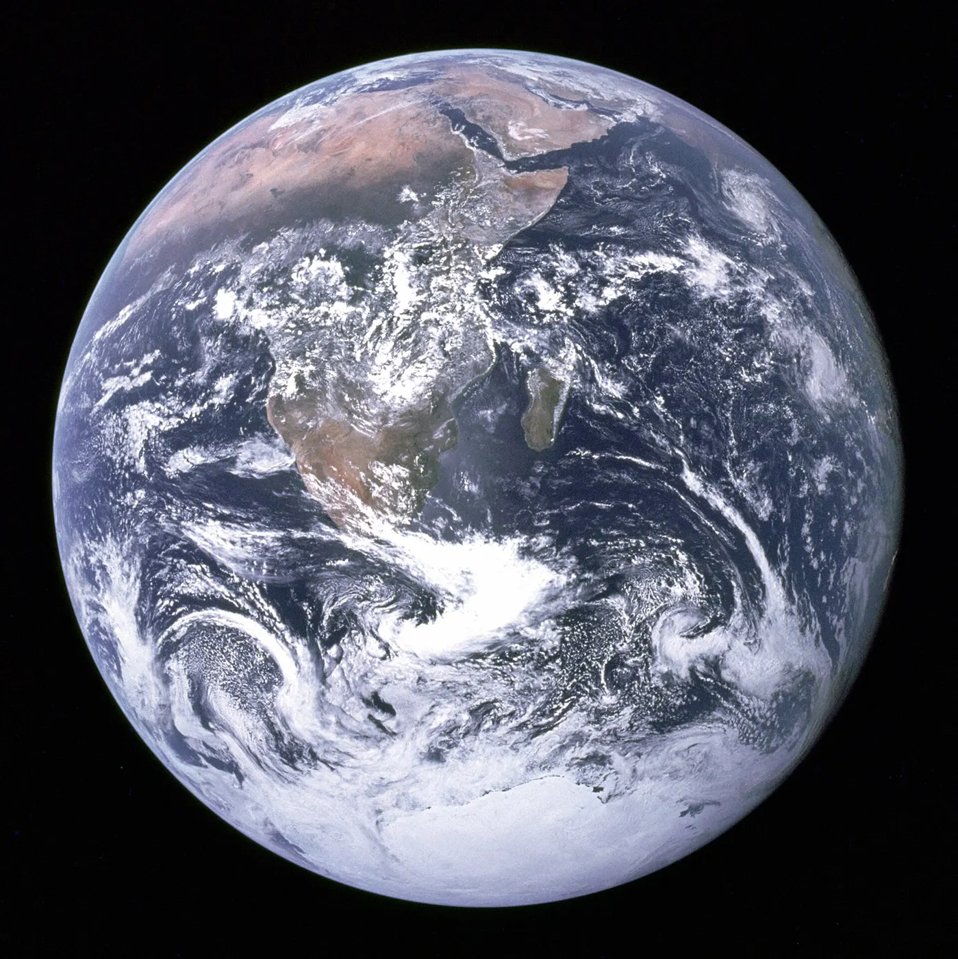 Détail de surface: The Earth seen from Apollo 17