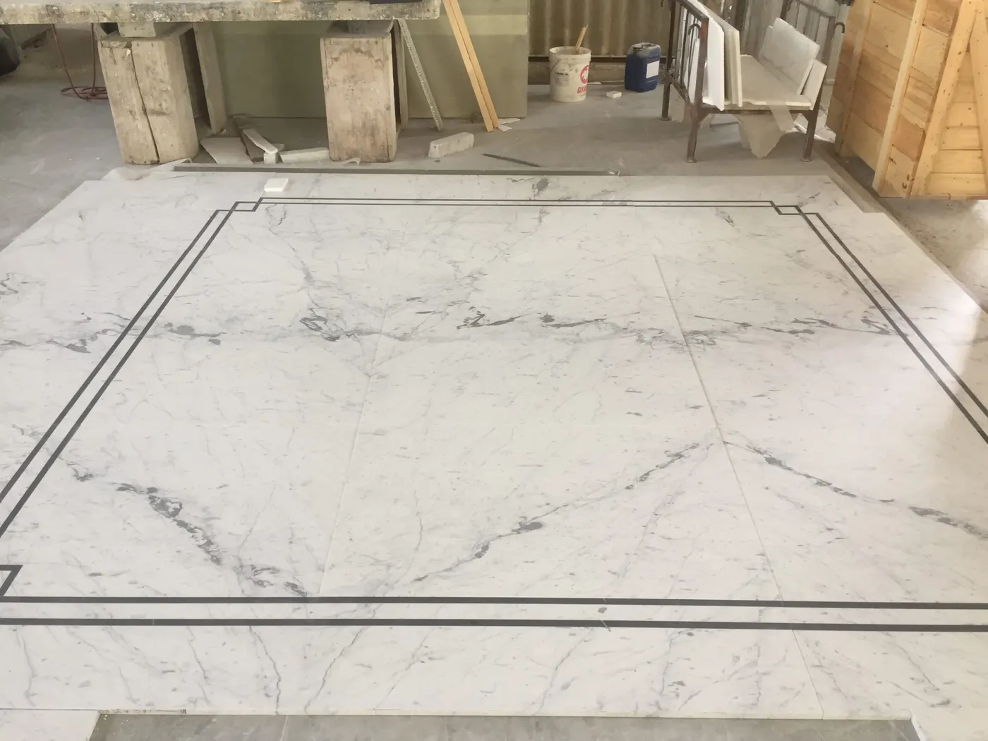 Pavimento in pietra naturale – Marmi di Carrara