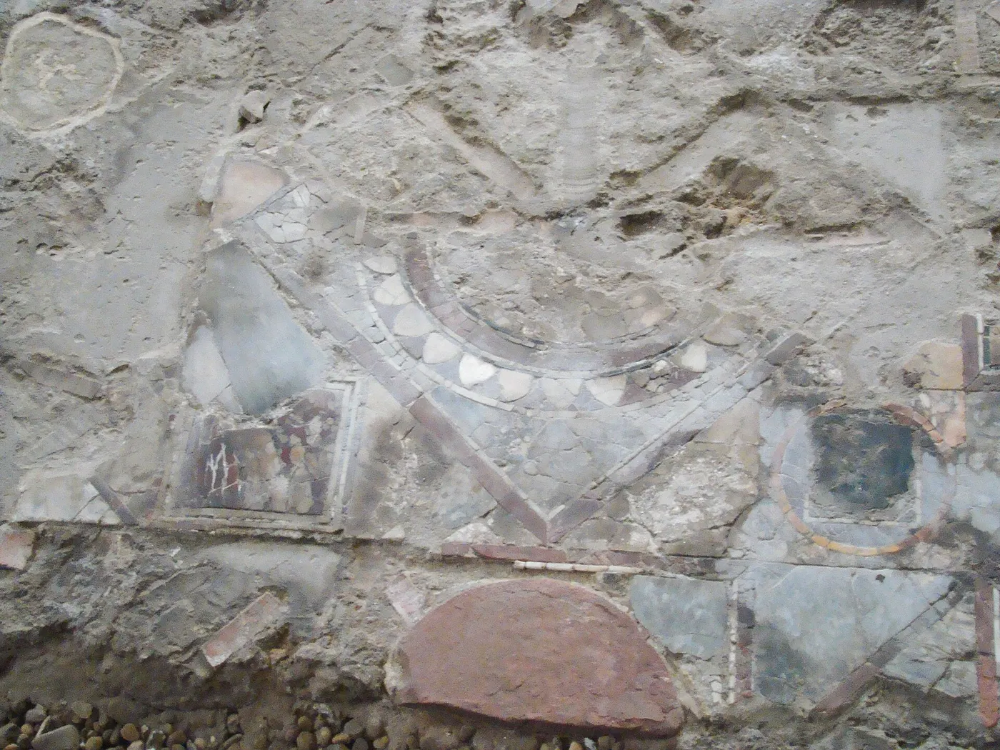 Sol: Detail of the Mosaic Floor in the Villa of the Birds (VIII) (6761920877)