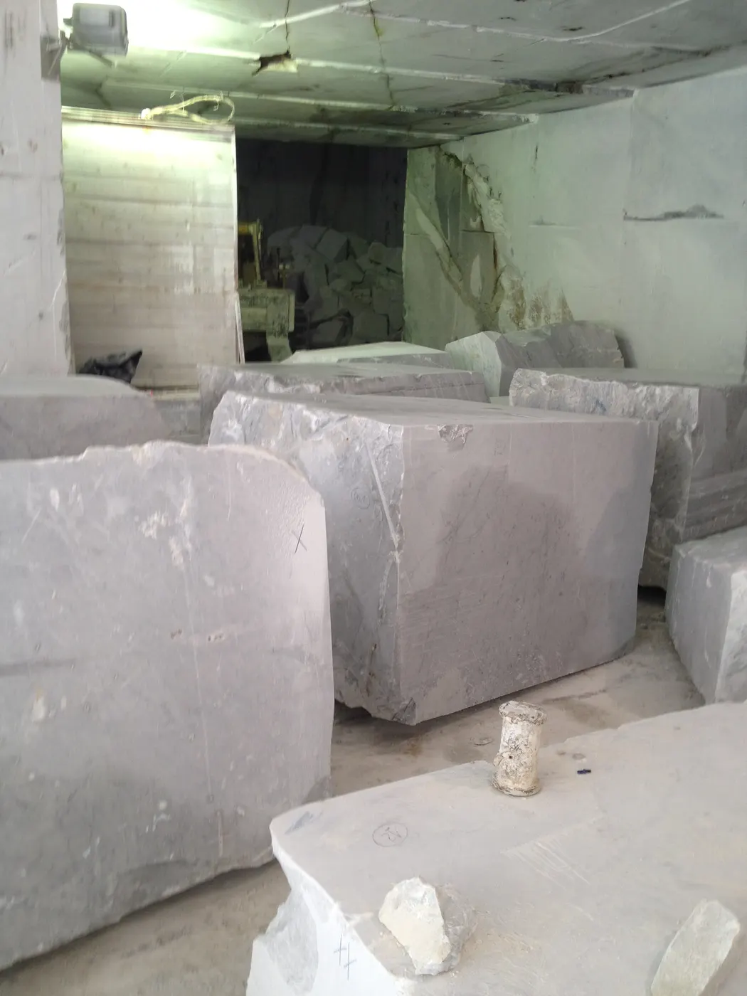 Steinbruchansicht in Naturstein – Marmi di Carrara