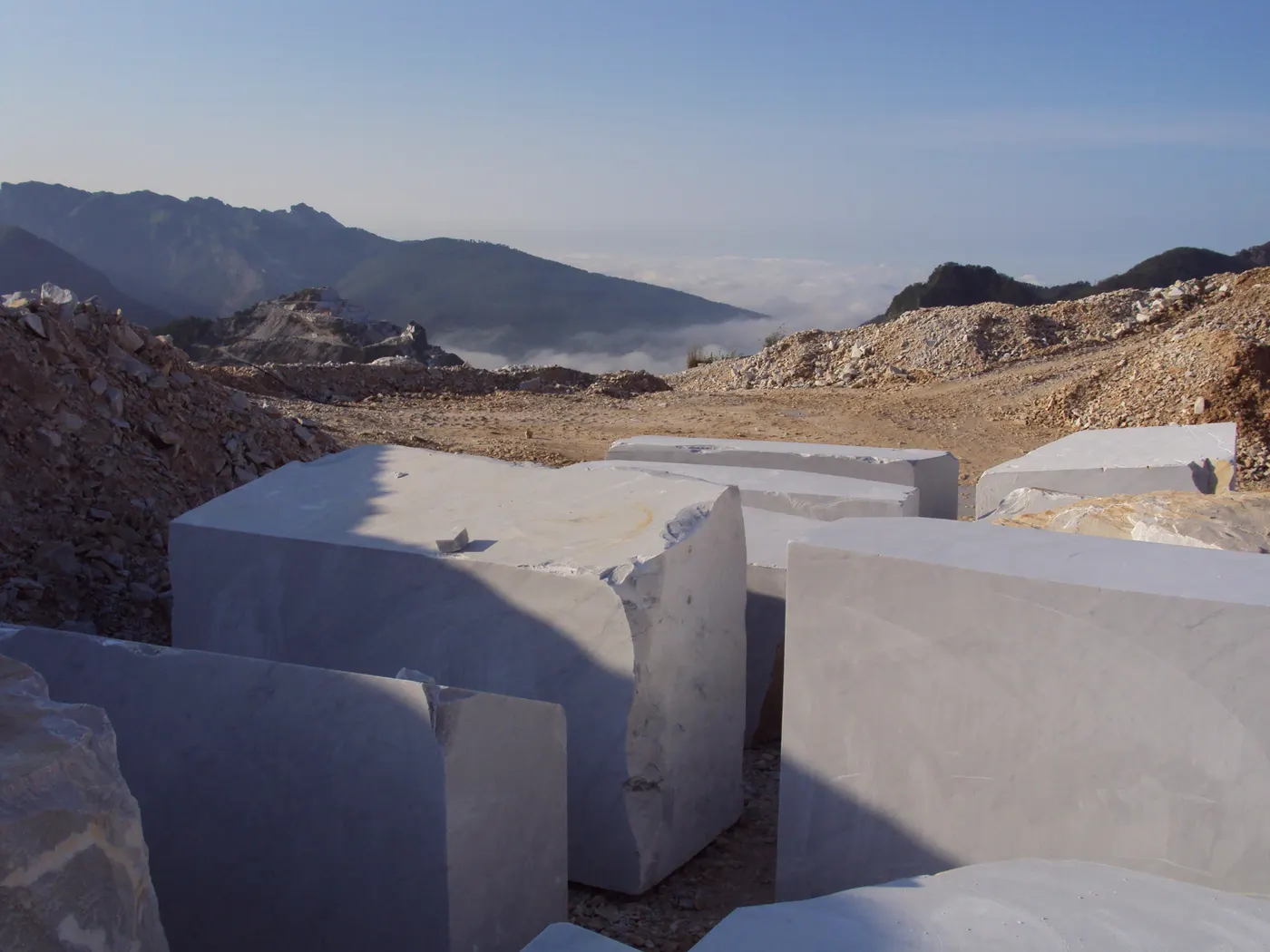 Vista de cantera en piedra natural – Marmi di Carrara