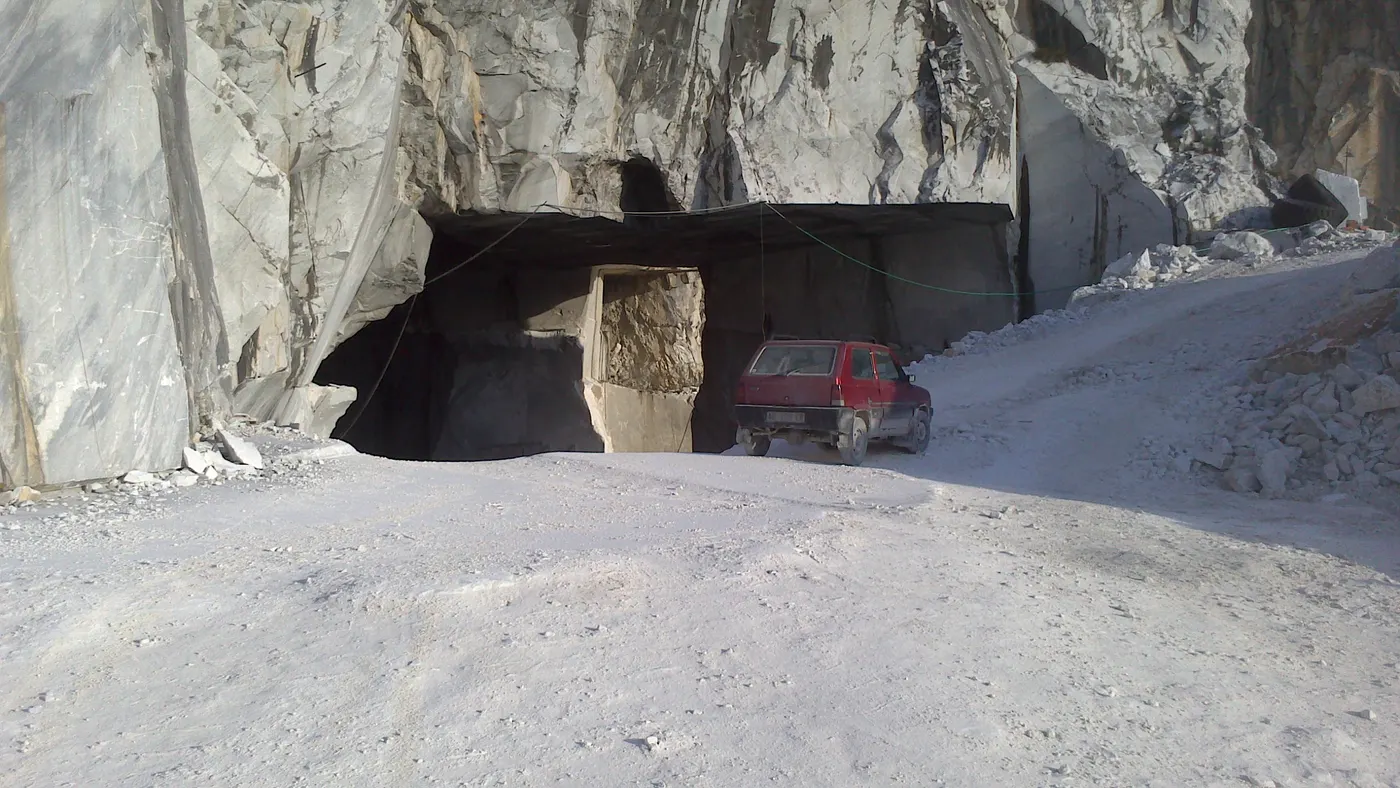 Quarry view in natural stone – Marmi di Carrara