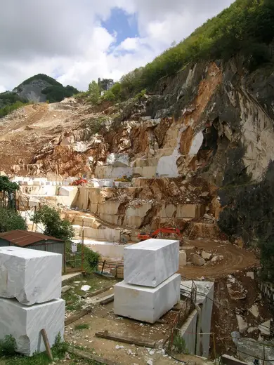 Вид карьера: Carrara Marble quarry