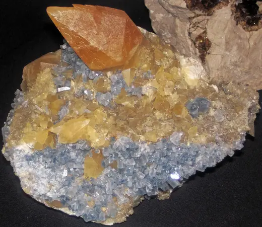 Вид карьера: Calcite-celestite (Pugh Quarry, Custar, Ohio, USA)