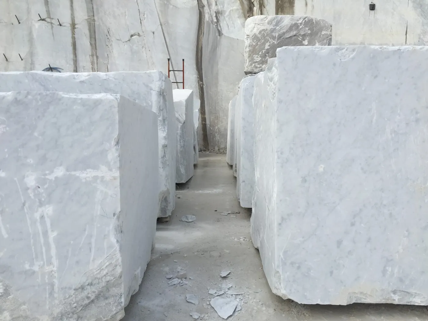Vista de cantera en piedra natural – Marmi di Carrara