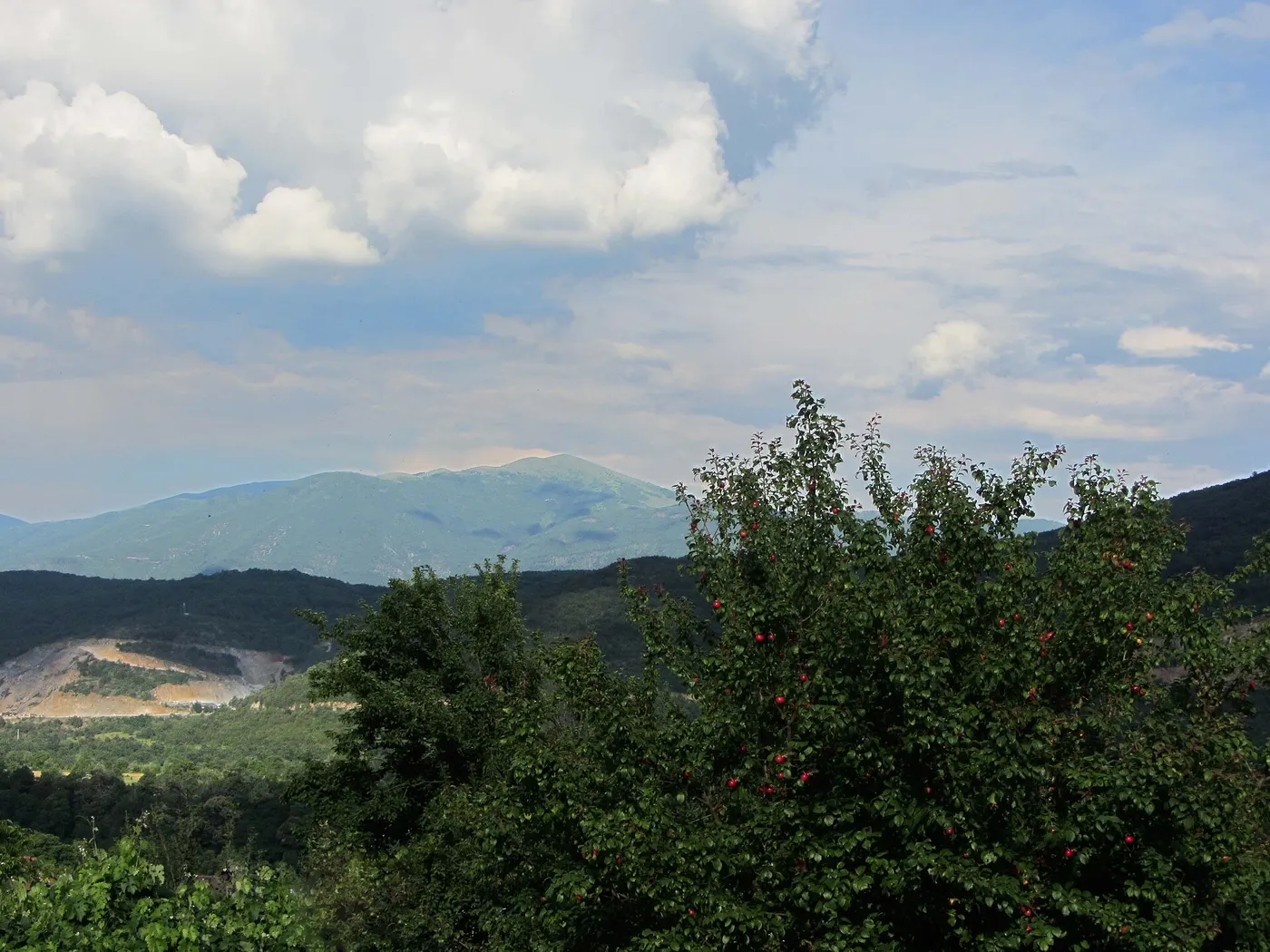 Veduta di cava: Apple orchard near a limestone quarry "Krasta", Gostivar, Macedonia