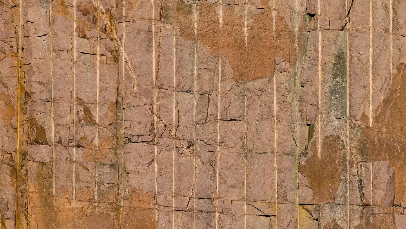 Vista de cantera: Rocks and texture in Rixö granite quarry 4