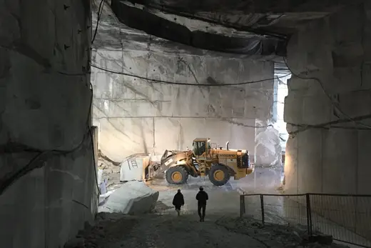 Vista de cantera en piedra natural – Marmi di Carrara