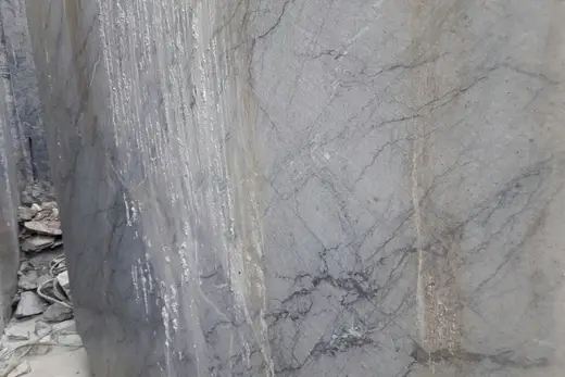 Vista de cantera en piedra natural – Marmi di Carrara