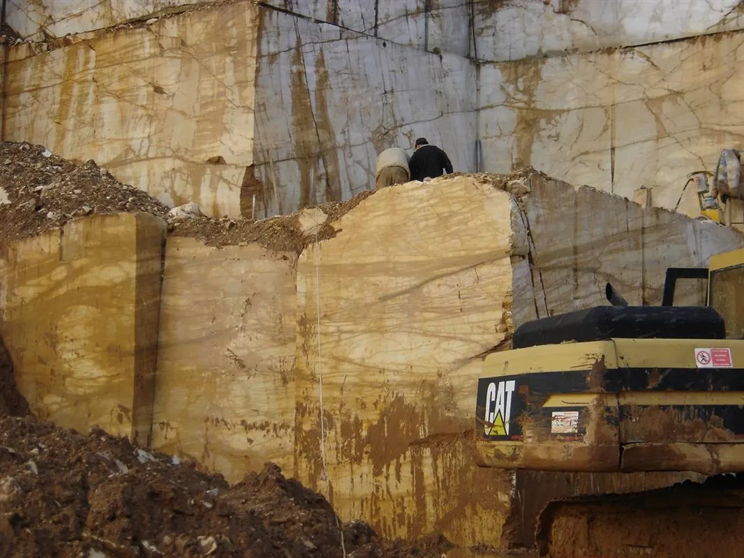 Quarry view in natural stone – Marmi di Carrara