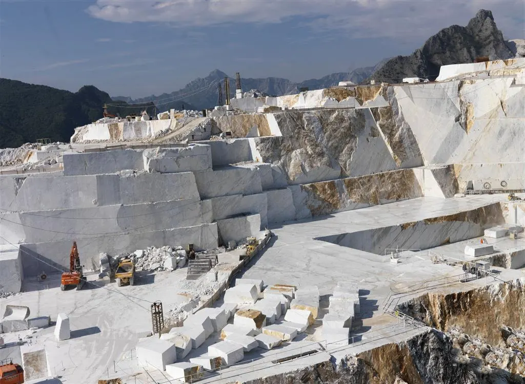 Quarry view in natural stone – Marmi di Carrara