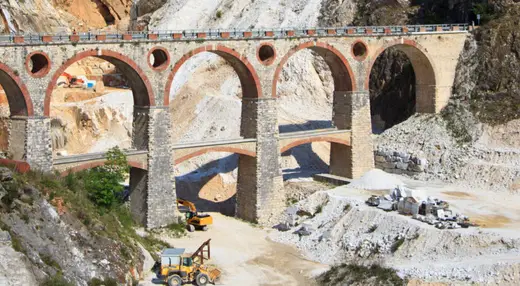 Vista de cantera en piedra natural – Marmi di Carrara