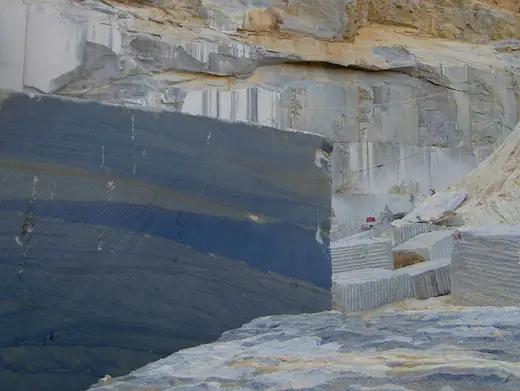 Vista de cantera en piedra natural – Marmi di Carrara