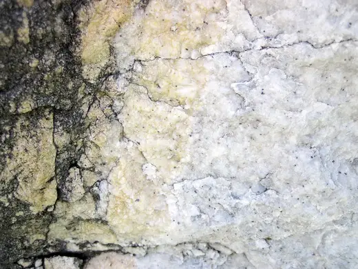 Superficie di lastra: Dolomitized marble in marble (Gouverneur Marble, Mesoproterozoic, ~1.1 Ga; Route 11 roadcu