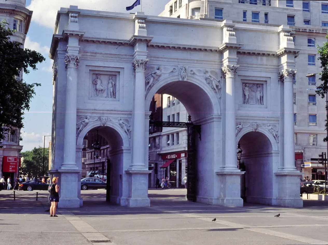 Поверхность плиты: Marble Arch (8062050230)