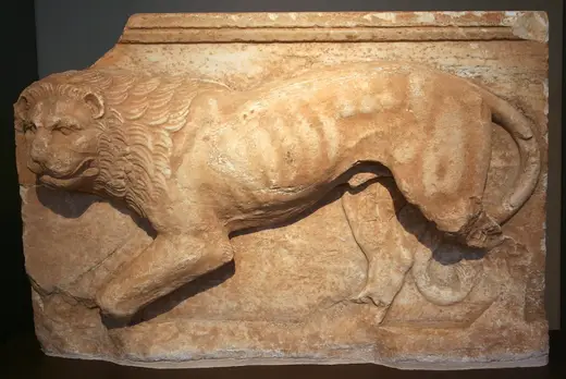 Slab surface: Brauron - Marble Slab with a Lion