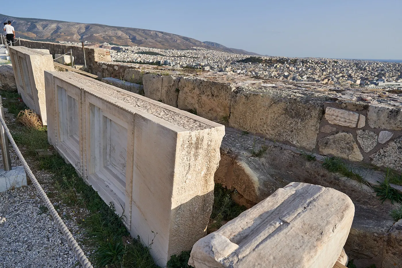 Superficie de losa: Marble slabs from the Parthenon on September 20, 2020