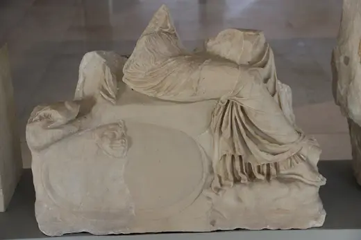 Slab surface: Athens Acropolis Museum Marble Statue (28409246896)