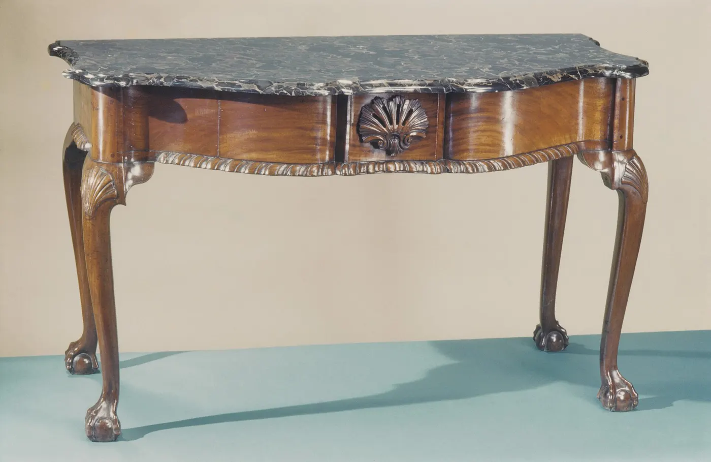 Superficie de losa: Marble-slab table MET ADA281