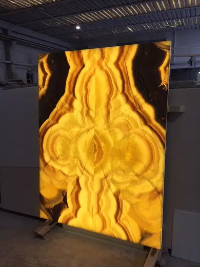 Slab surface in natural stone – Marmi di Carrara