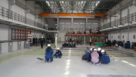 Поверхность плиты: Workshop Batu dan Beton