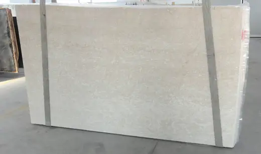 Поверхность плиты из натурального камня – Marmi di Carrara