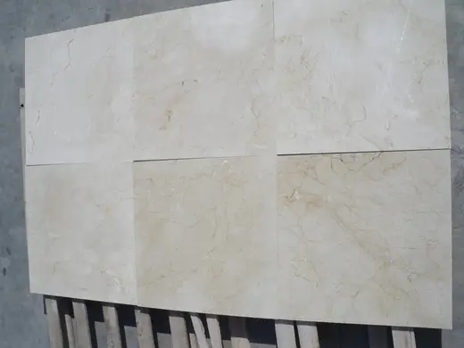 Поверхность плиты из натурального камня – Marmi di Carrara