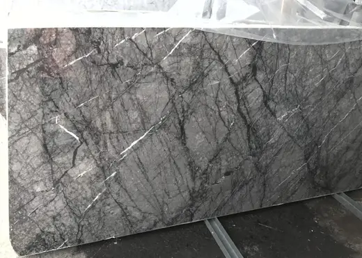 Surface de dalle en pierre naturelle – Marmi di Carrara