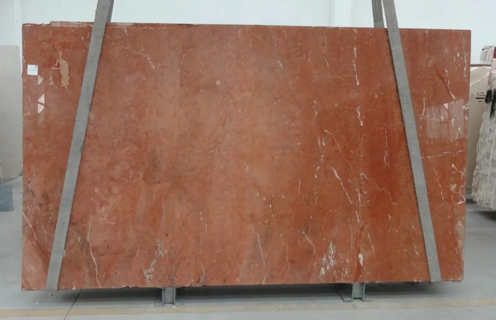 Superficie de losa en piedra natural – Marmi di Carrara