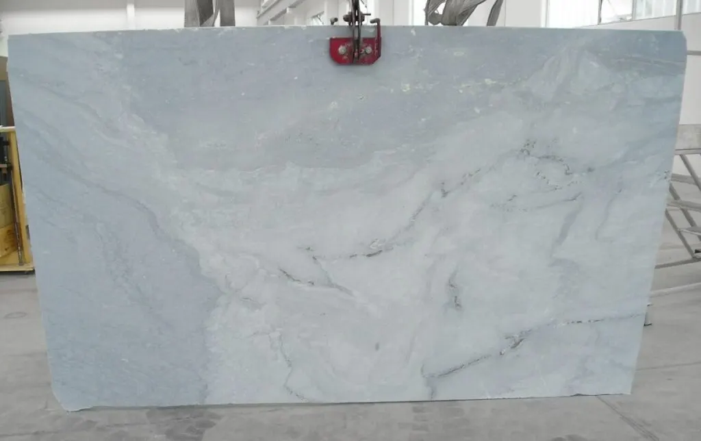Superficie di lastra in pietra naturale – Marmi di Carrara