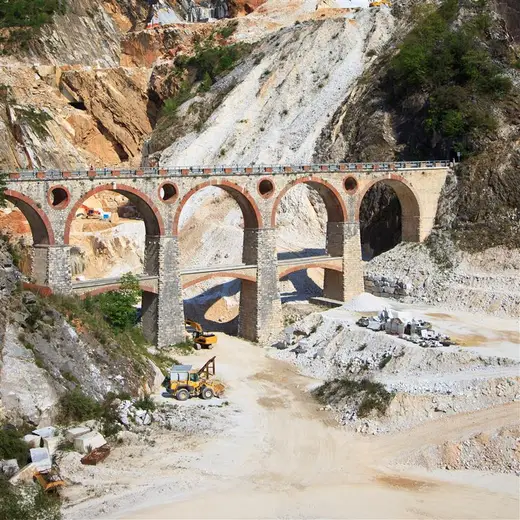 Surface de dalle en pierre naturelle – Marmi di Carrara