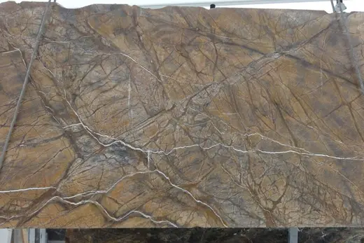 Surface de dalle en pierre naturelle – Marmi di Carrara