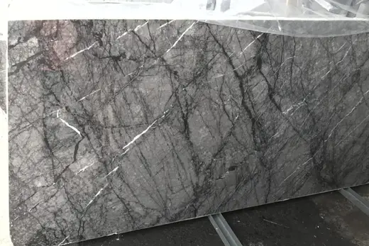 Surface de dalle en pierre naturelle – Marmi di Carrara