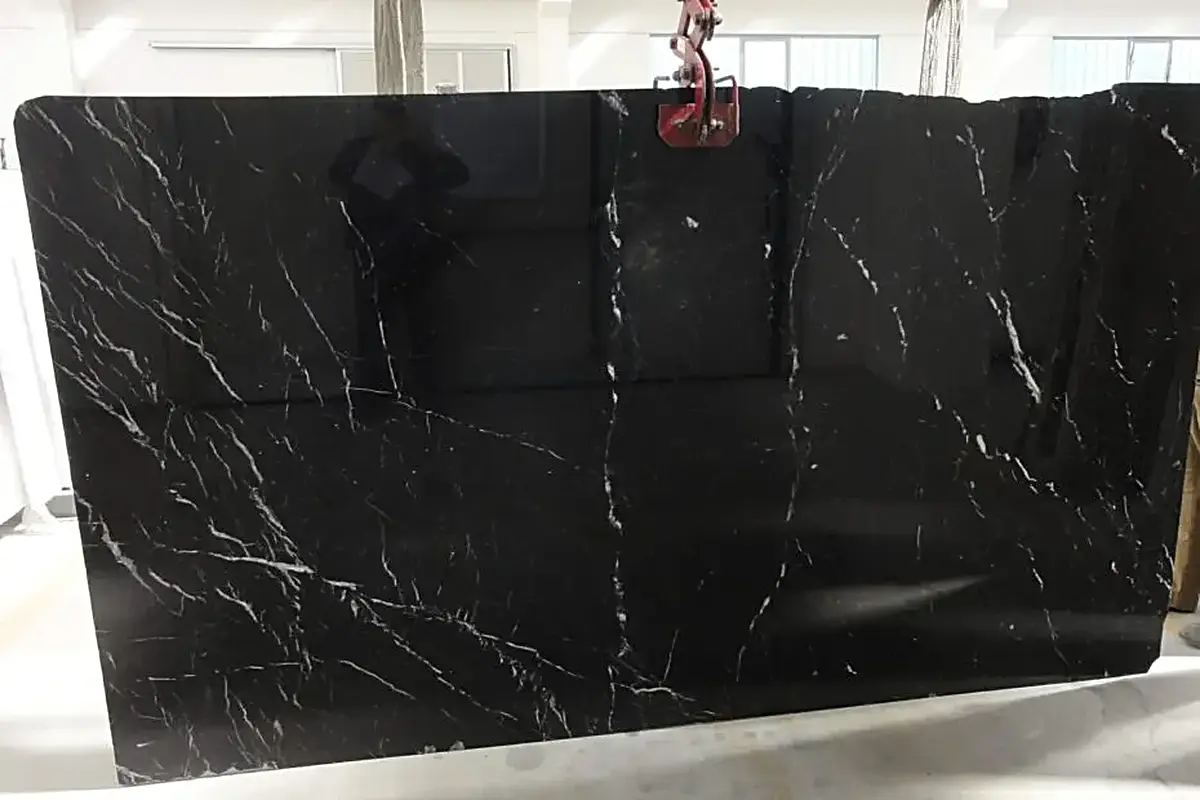 Superficie di lastra in pietra naturale – Marmi di Carrara