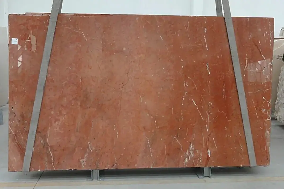 Superficie de losa en piedra natural – Marmi di Carrara