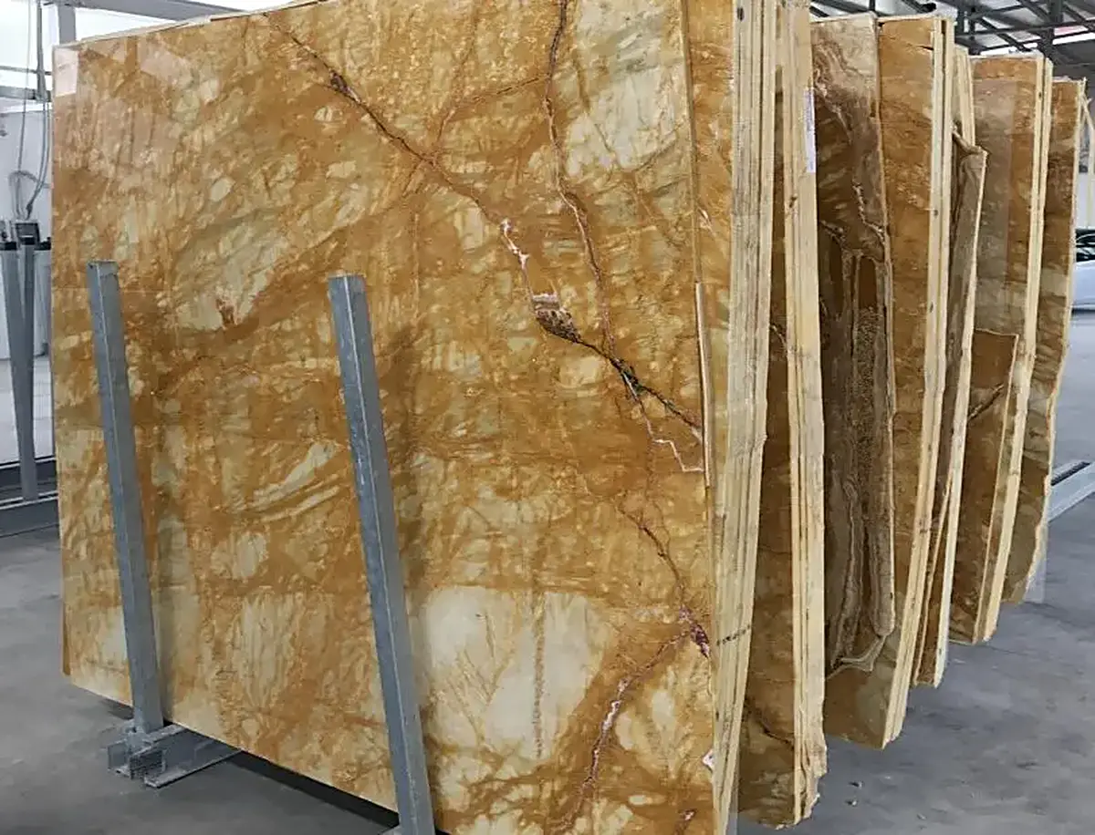Superficie de losa en piedra natural – Marmi di Carrara