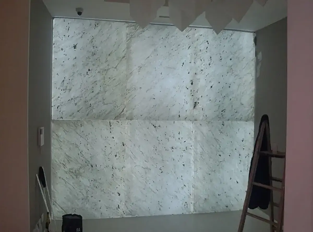 Slab surface in natural stone – Marmi di Carrara