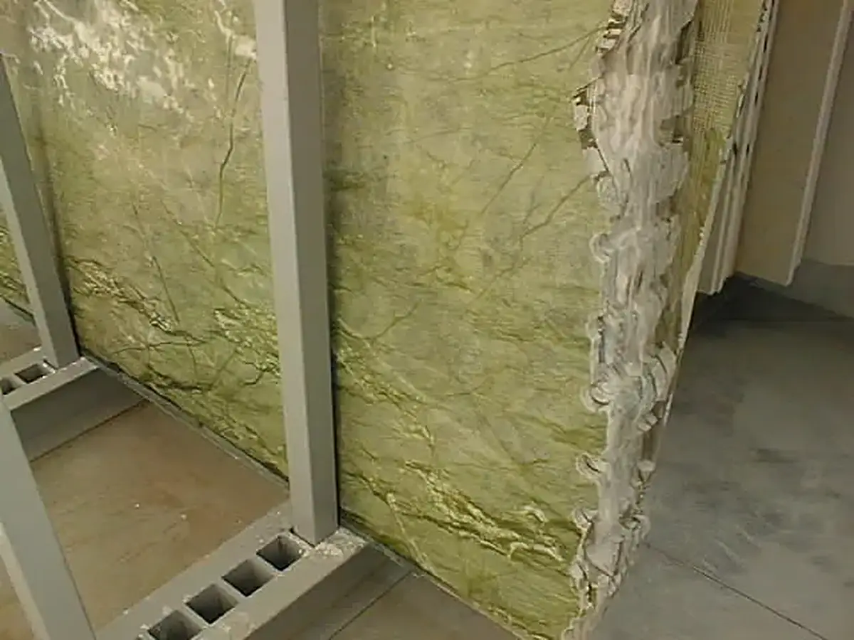 Slab surface in natural stone – Marmi di Carrara