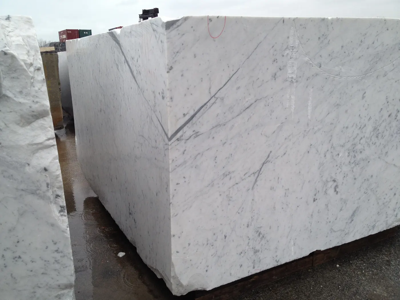 Surface de dalle en pierre naturelle – Marmi di Carrara