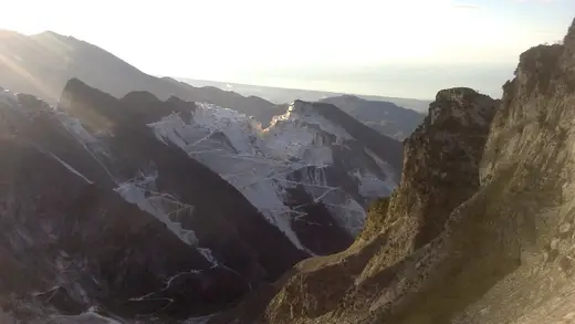 Superficie de losa en piedra natural – Marmi di Carrara