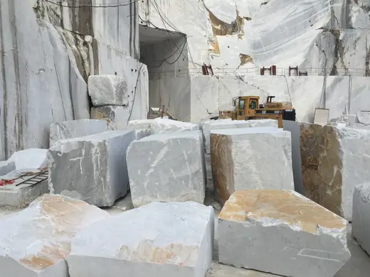 Superficie de losa en piedra natural – Marmi di Carrara