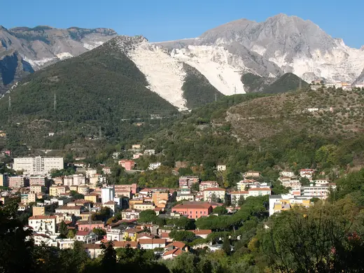 Superficie di lastra: Carrara
