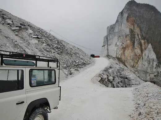 Superficie di lastra: Carrara Marmor - Il marmo di Carrara - panoramio