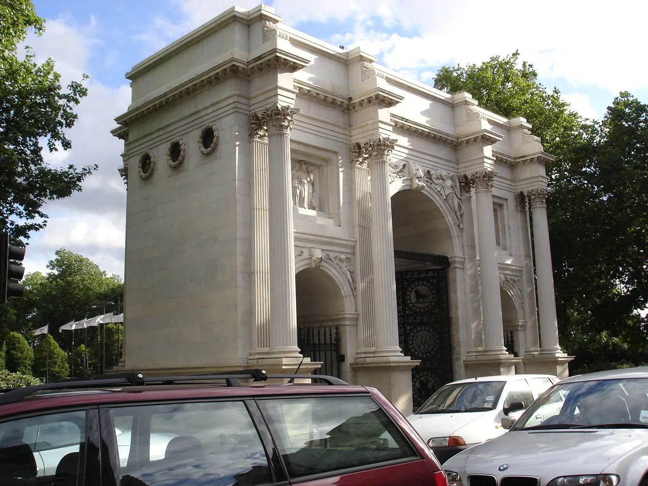 Поверхность плиты: Marble Arch (8062046457)