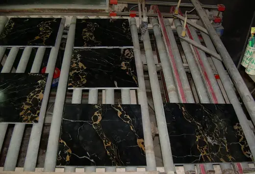 Revestimiento de pared en piedra natural – Marmi di Carrara