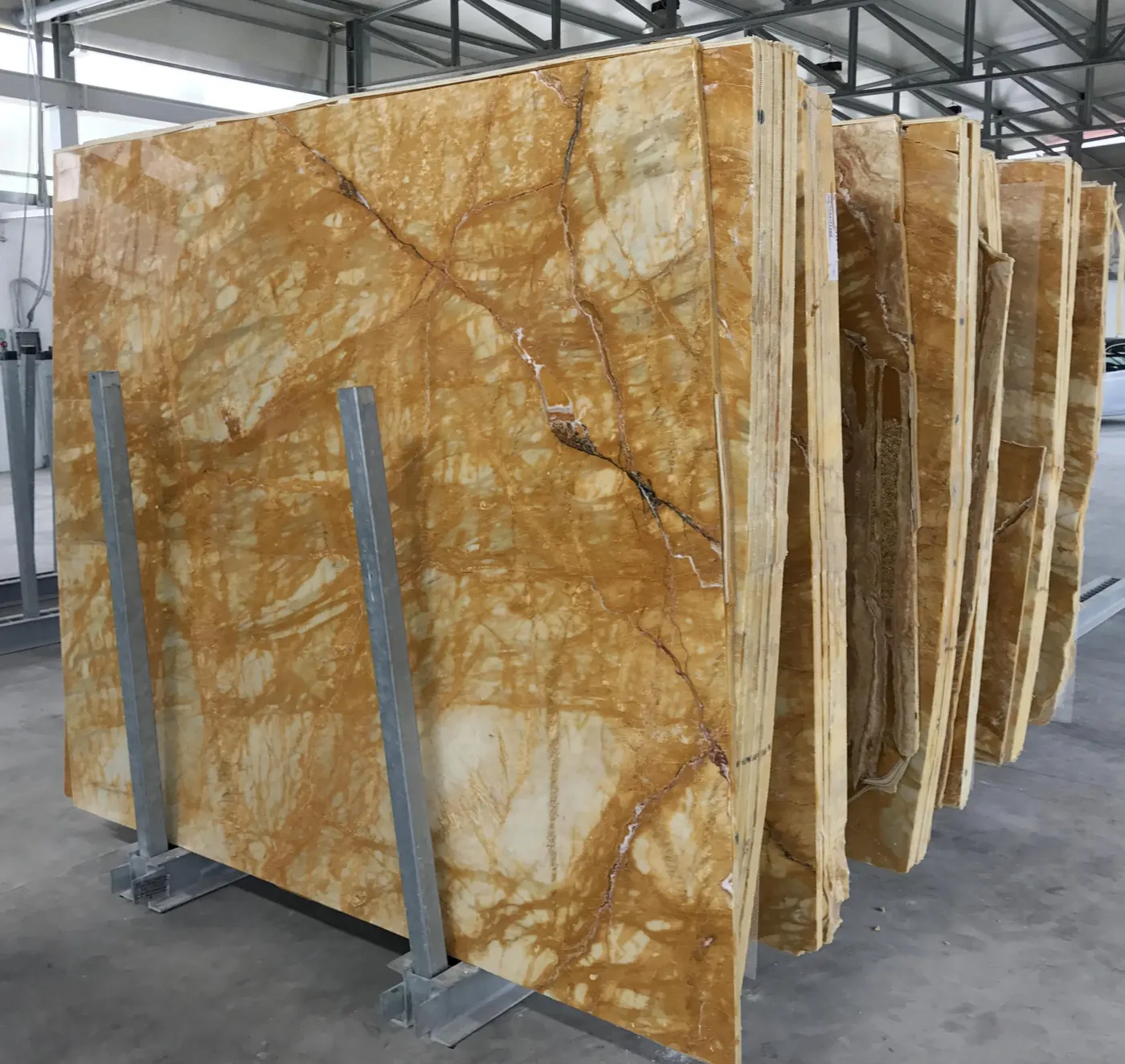 Giallo Siena marmo, superficie di lastra – Marmi di Carrara – oro, grigio (21)