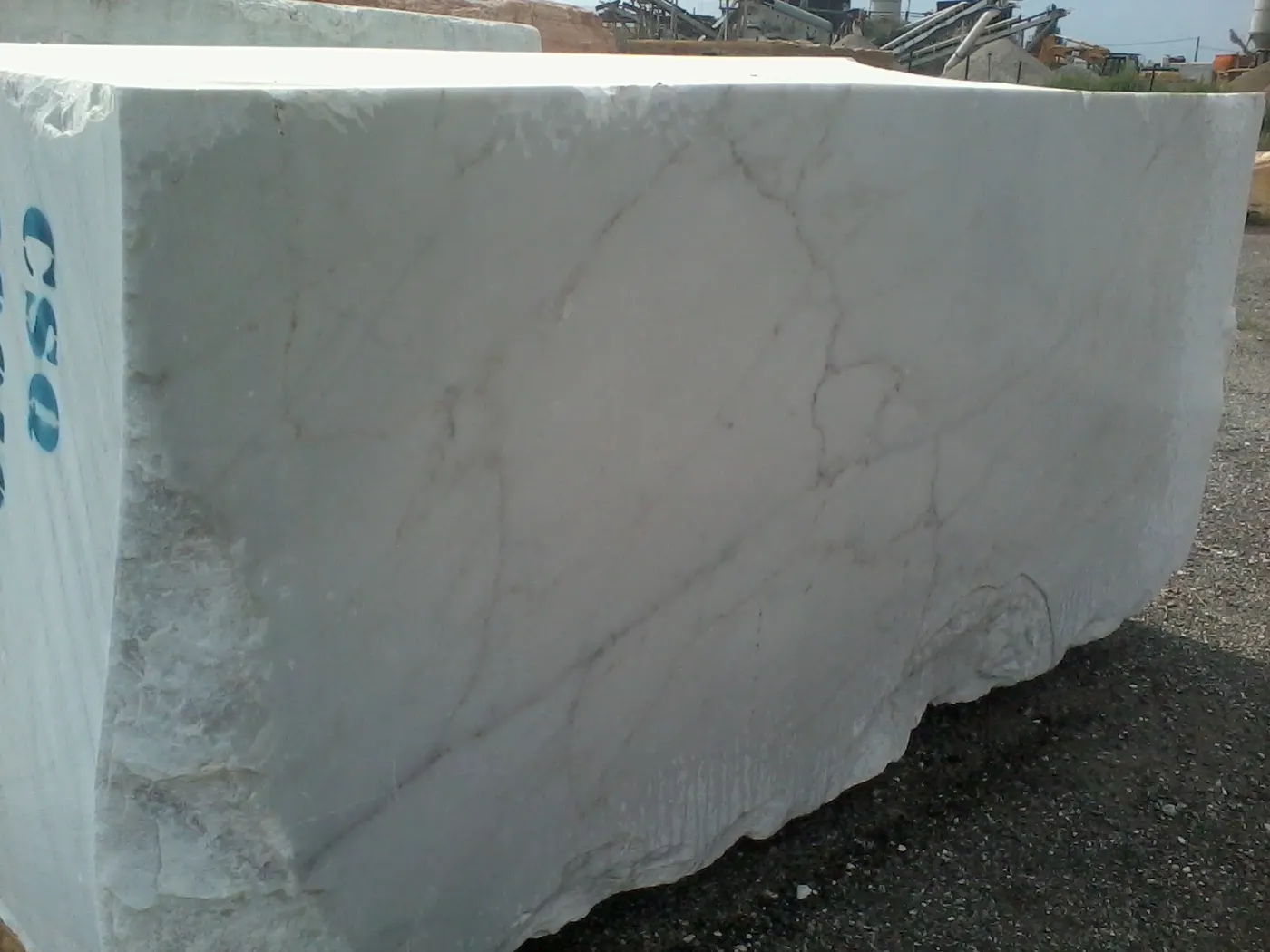Gold Vein Locati marbre, surface de dalle – Marmi di Carrara – gris, vert (1)
