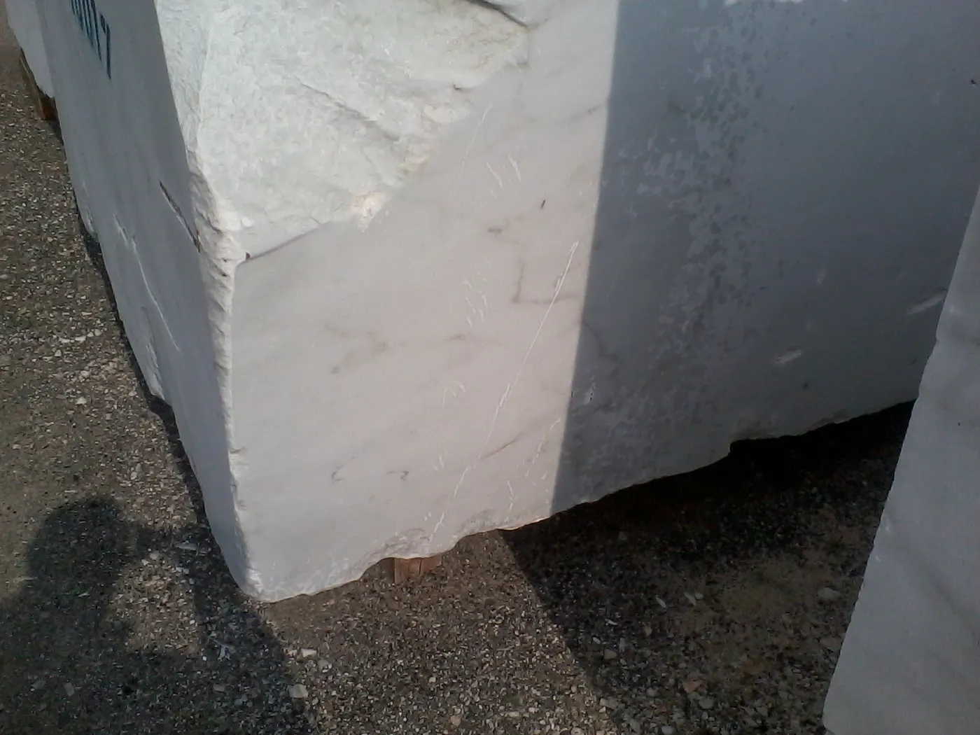 Gold Vein Locati marmo, superficie di lastra – Marmi di Carrara – antracite, grigio chiaro (6)
